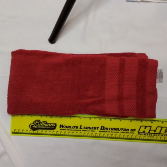 Set of four kitchen towels from Costco - Picture 10 of 11